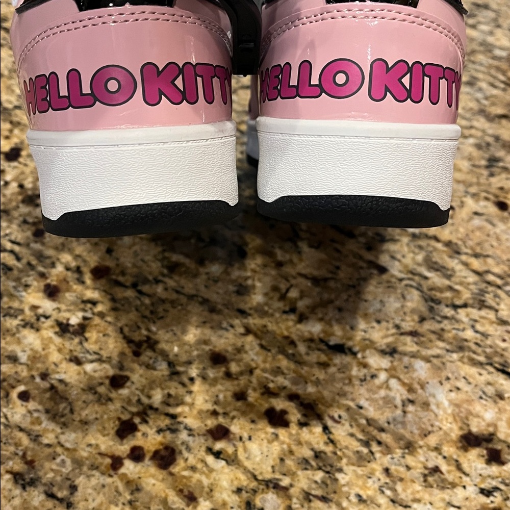 NWT Hello Kitty Shoes Size 6 Black, Pink, White Lace Up Low Top Sneakers - Picture 5 of 7